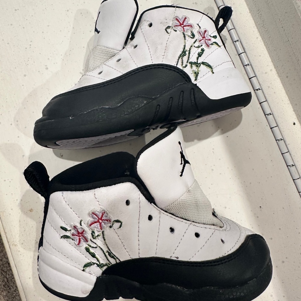 Air Jordan 12 Retro GS Floral 8c Kids